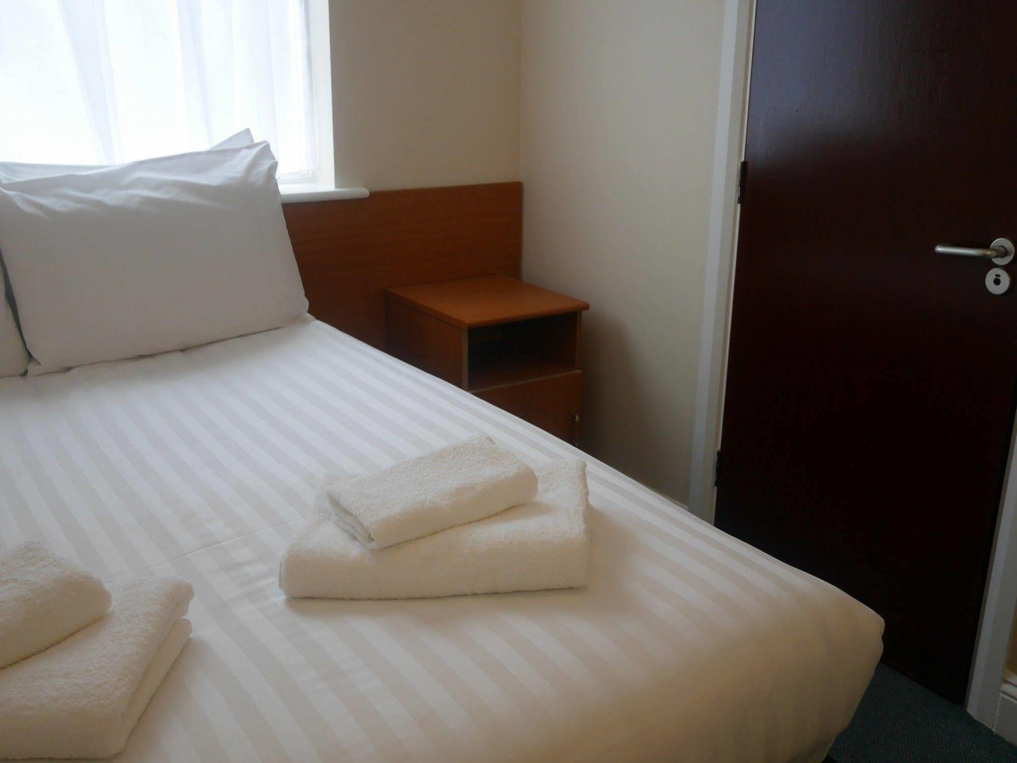 Sk Heathrow Hotel Hayes  Exterior foto