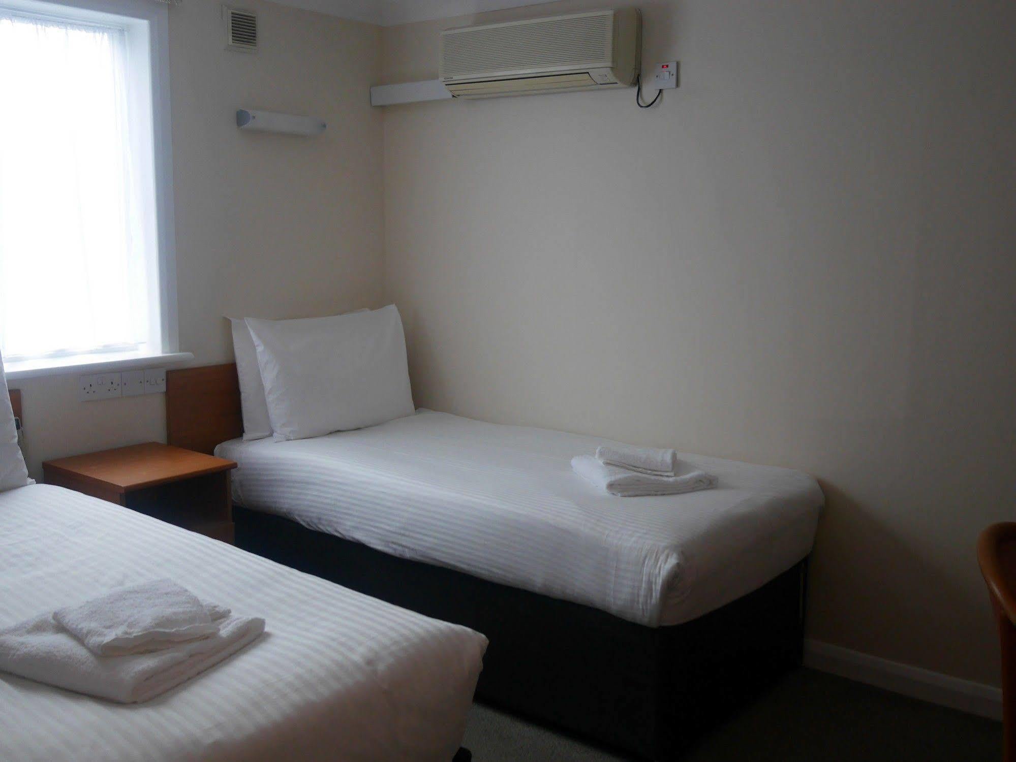 Sk Heathrow Hotel Hayes  Exterior foto